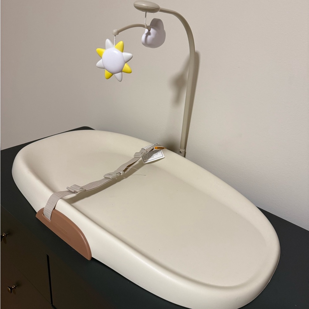 Skip Hop Oat Baby Changing Pad with Sun Mobile NEW without box!